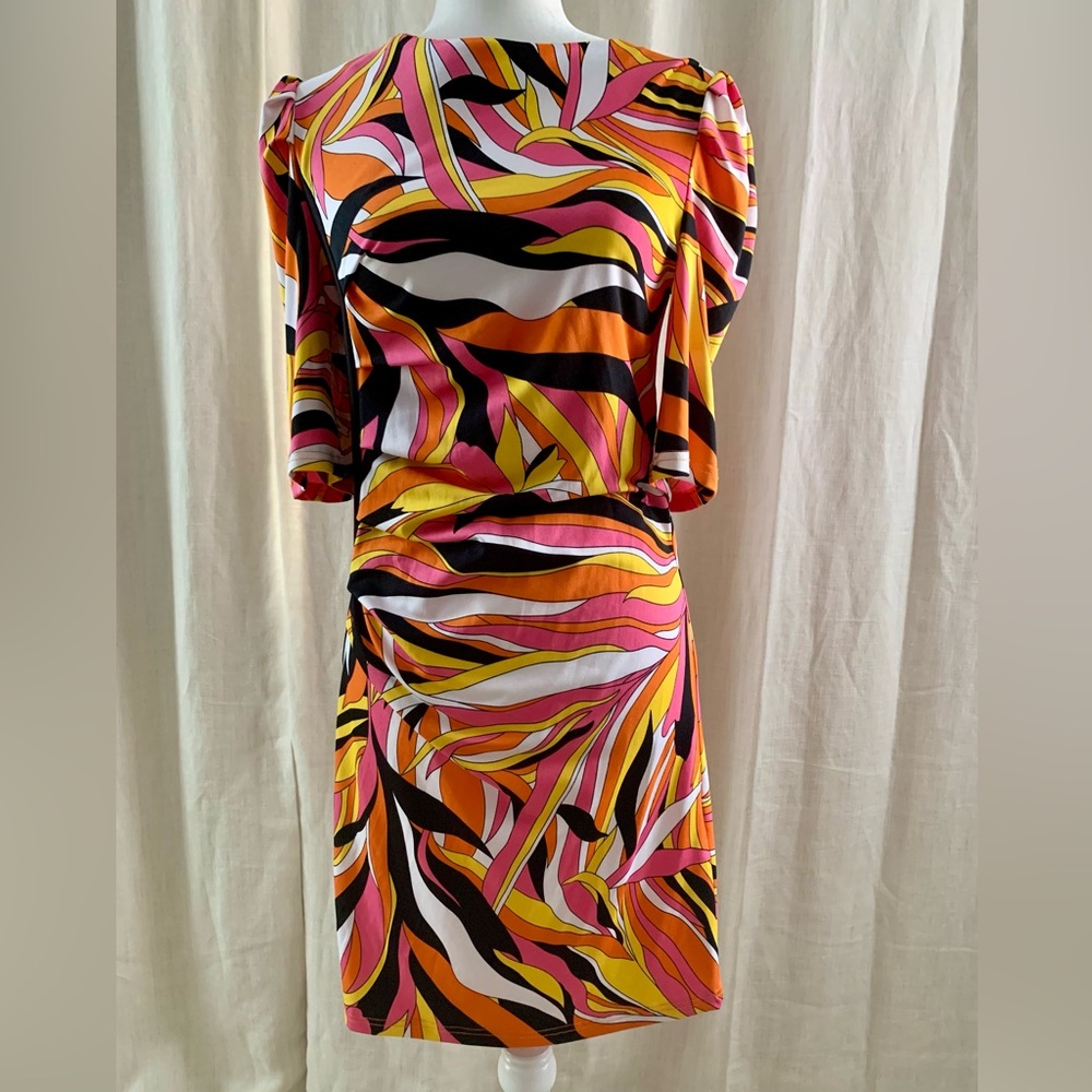 Women’s Tracy Negoshian NWT Geo Wave Dress Size Small